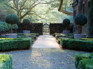 HOBNOBMAG Replicas of Antique Planters6