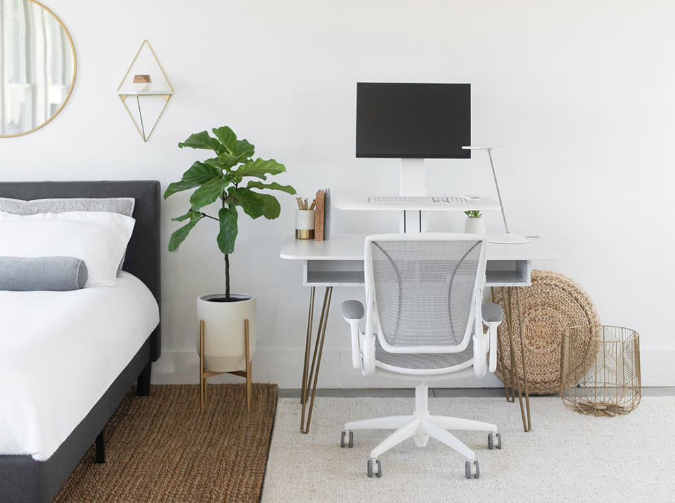 Humanscale Quick Stand Eco desk saves space in home office