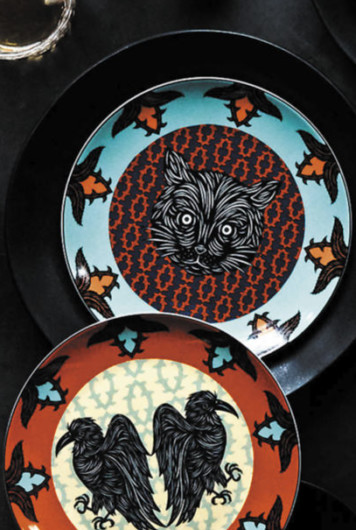 Halloween Decor creepy crawly plates